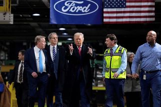 Ford stála Trumpova cla skoro miliardu dolarů navíc - Novinky